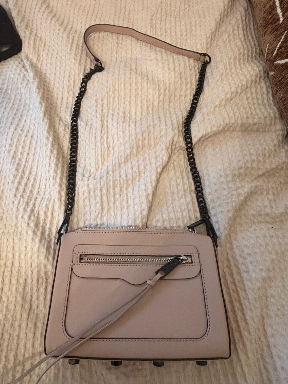 Rebecca minkoff Women’s Crossbody Bag in beige- Stylish Everyday Carry